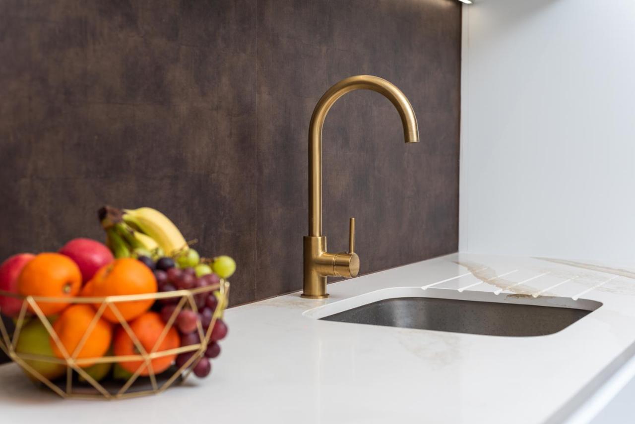 London'S Modern Nuance Apartment - Battersea Ngoại thất bức ảnh
